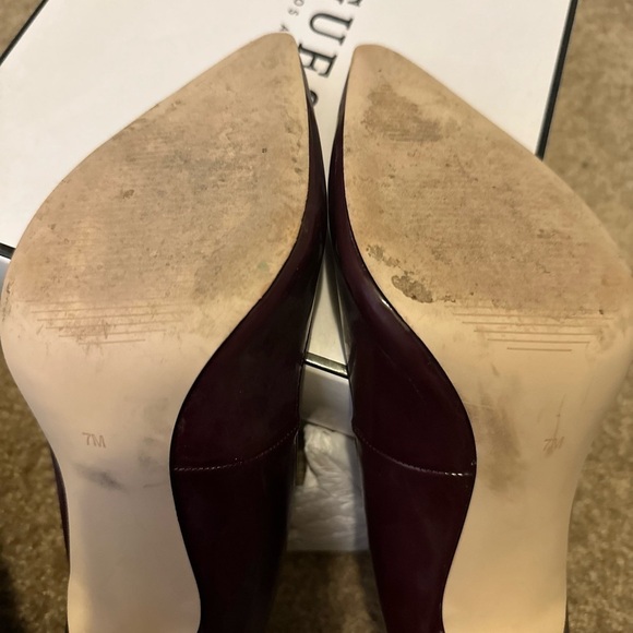 Guess Dark Purple Pumps Size: 7M - Picture 6 of 6